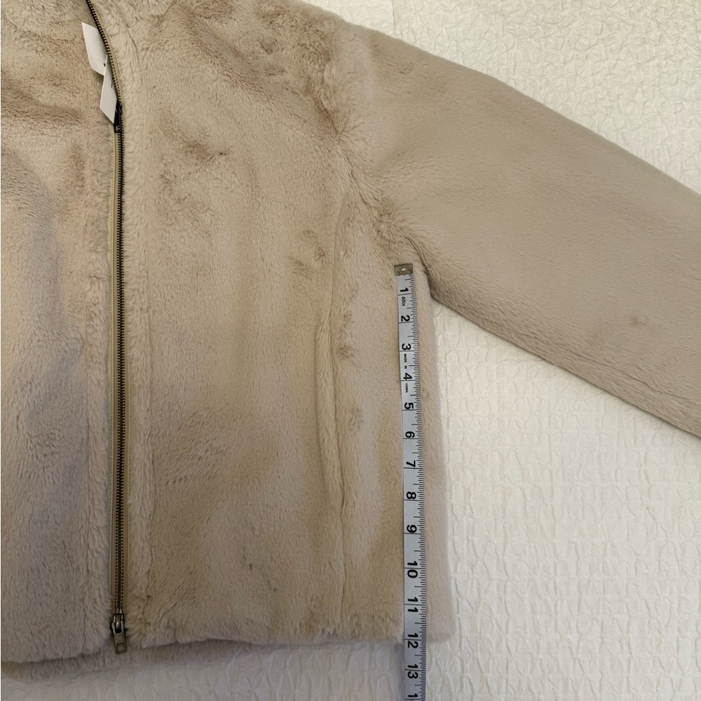 Vince Faux Fur Cream Jacket (Size: Large) - Picture 10 of 16